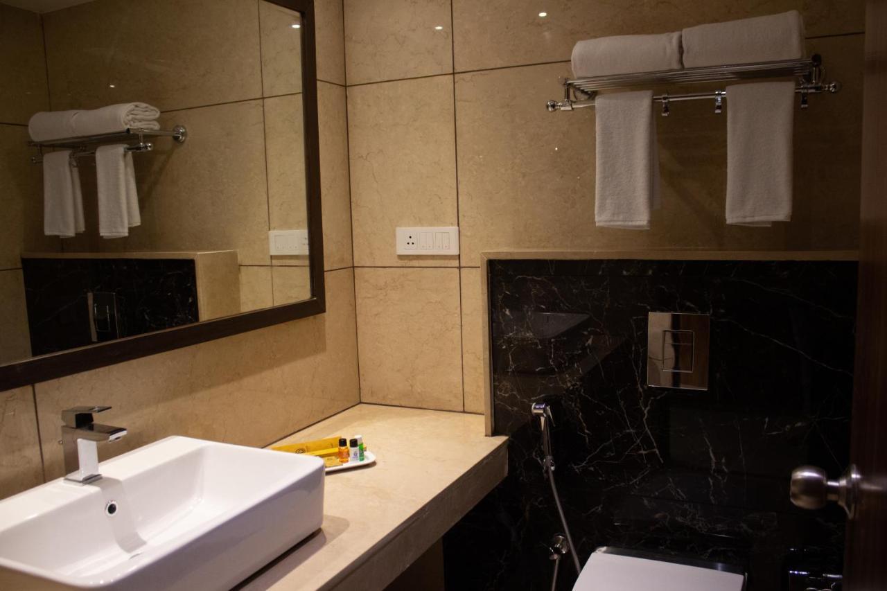 Shivas Galaxy Hotel Devanahalli Ngoại thất bức ảnh