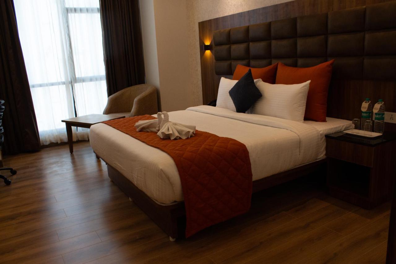 Shivas Galaxy Hotel Devanahalli Ngoại thất bức ảnh
